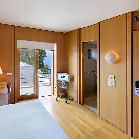 Amphitryon Hotell 5*