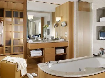 Amphitryon Hotell