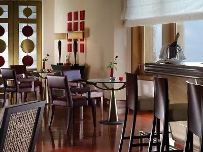 Amphitryon Hotel 5*